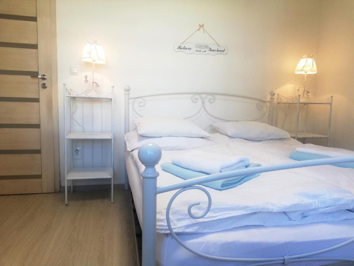 Guest House Factory มาลาสกี ภายนอก รูปภาพ