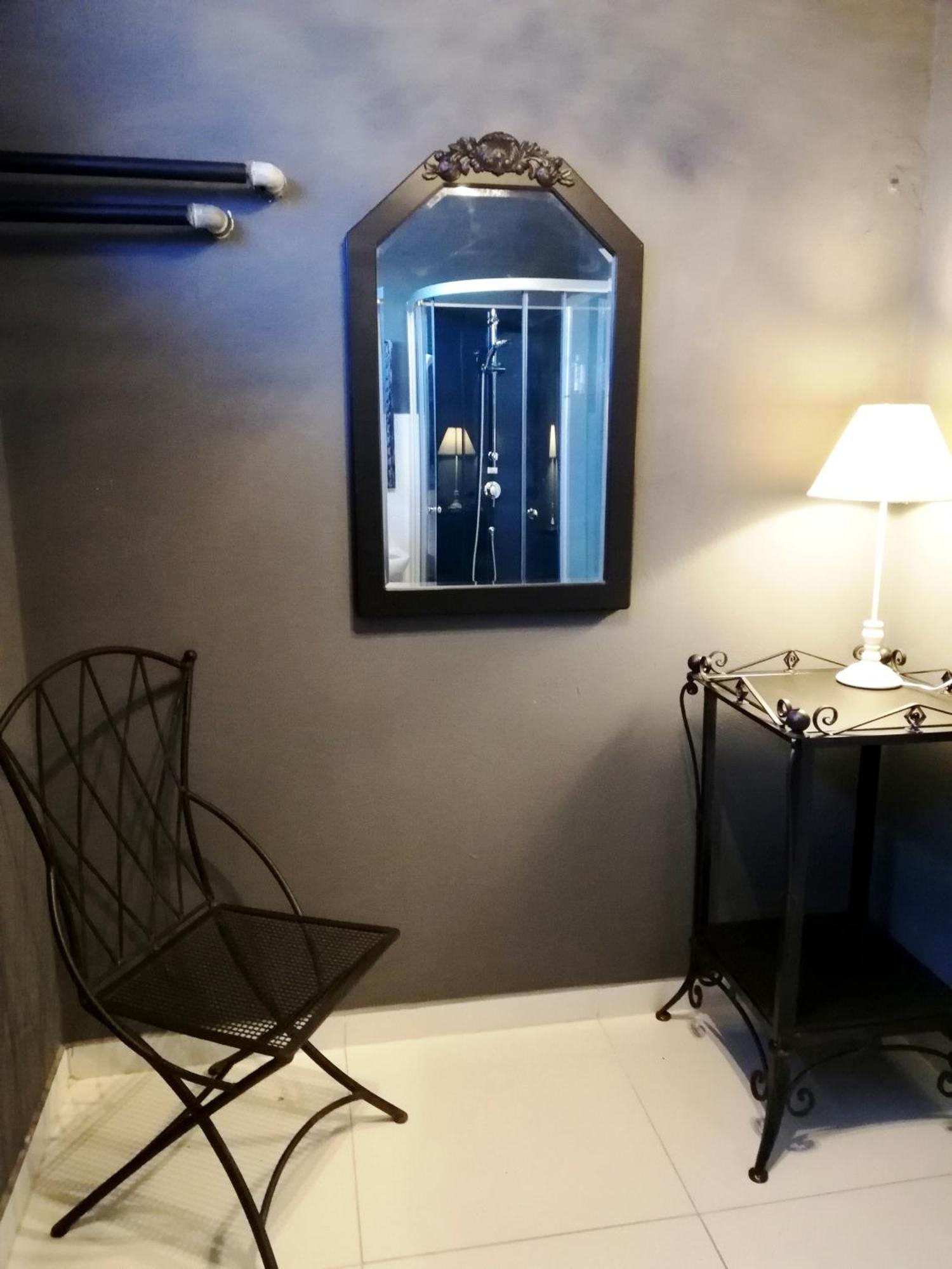 Guest House Factory มาลาสกี ภายนอก รูปภาพ